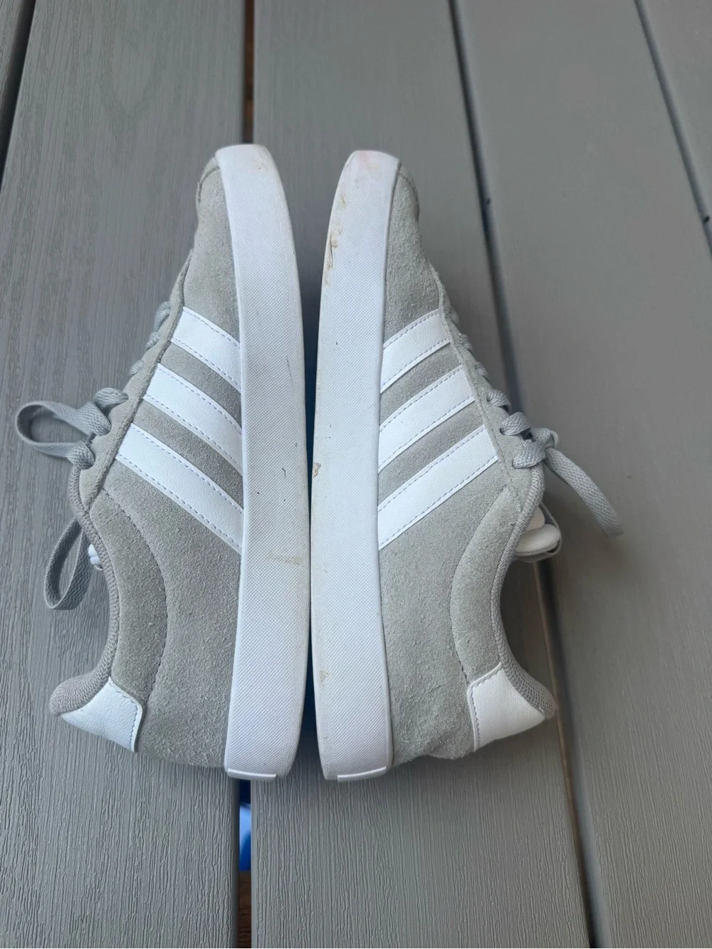 Adidas Women’s Gray Suede Court Sneakers White Stripes Size 7.5